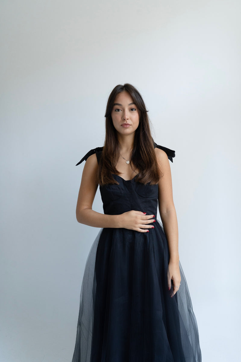 THE TULLE DRESS ELEGANT BLACK