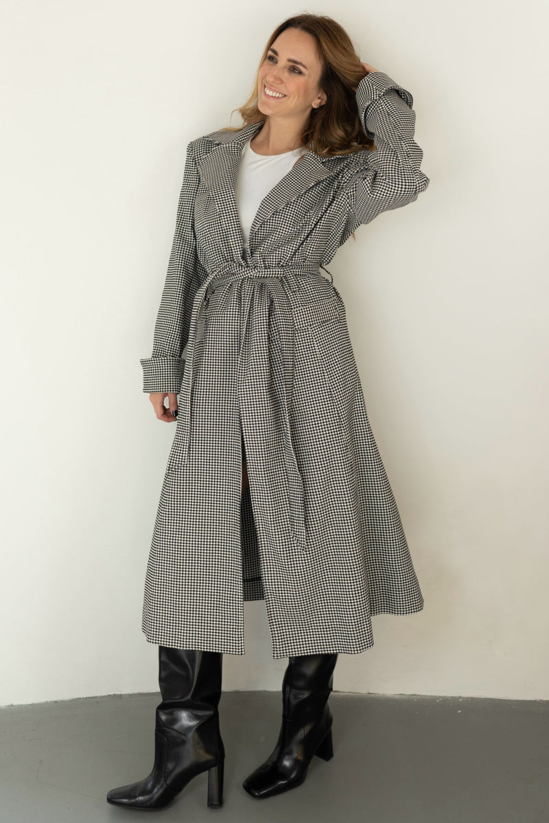 THE LIZI LONG COAT BLACK & WHITE