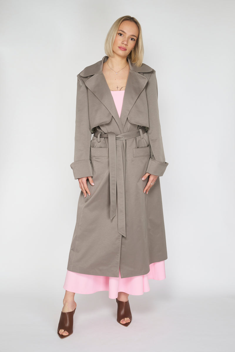THE TRENCH COAT GREY