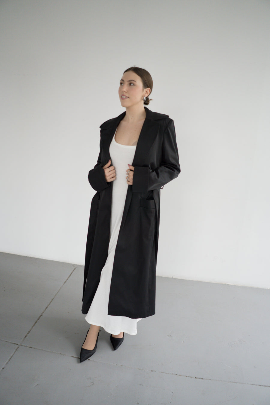 THE TRENCH COAT BLACK