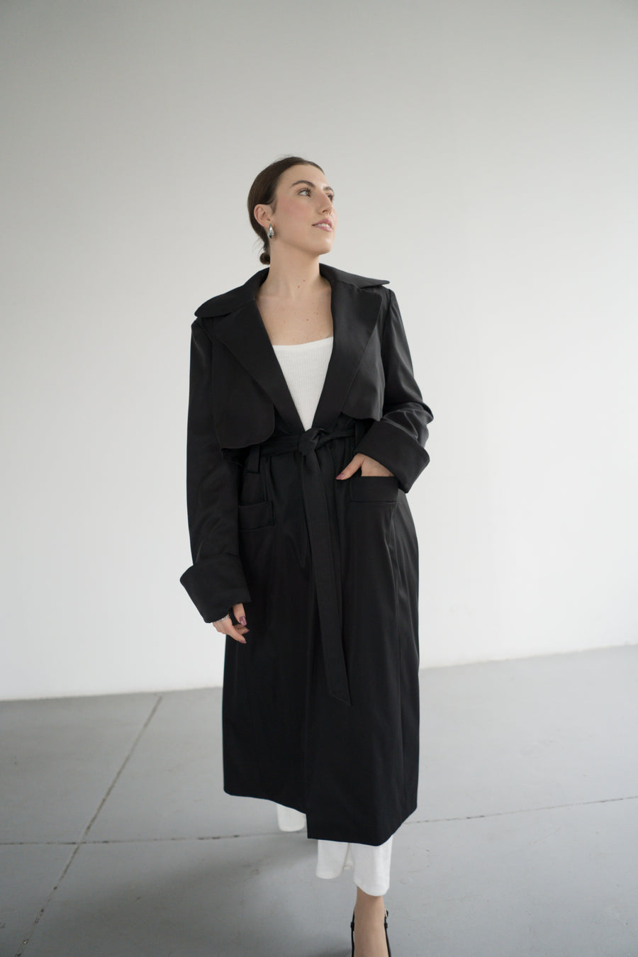 THE TRENCH COAT BLACK