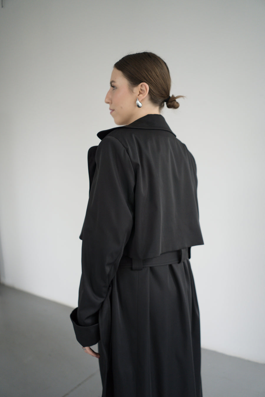 THE TRENCH COAT BLACK