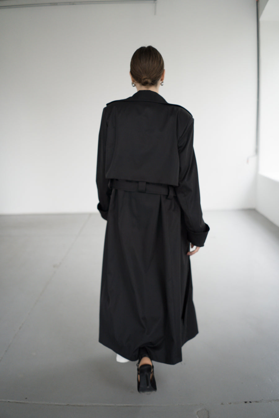 THE TRENCH COAT BLACK