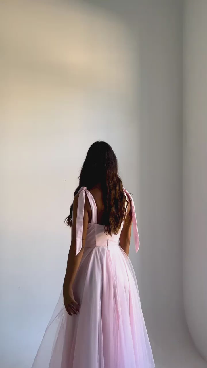 THE TULLE DRESS BLUSH