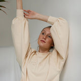 #5 THE PUFF SLEEVE LOGO SWEATER VANILLA