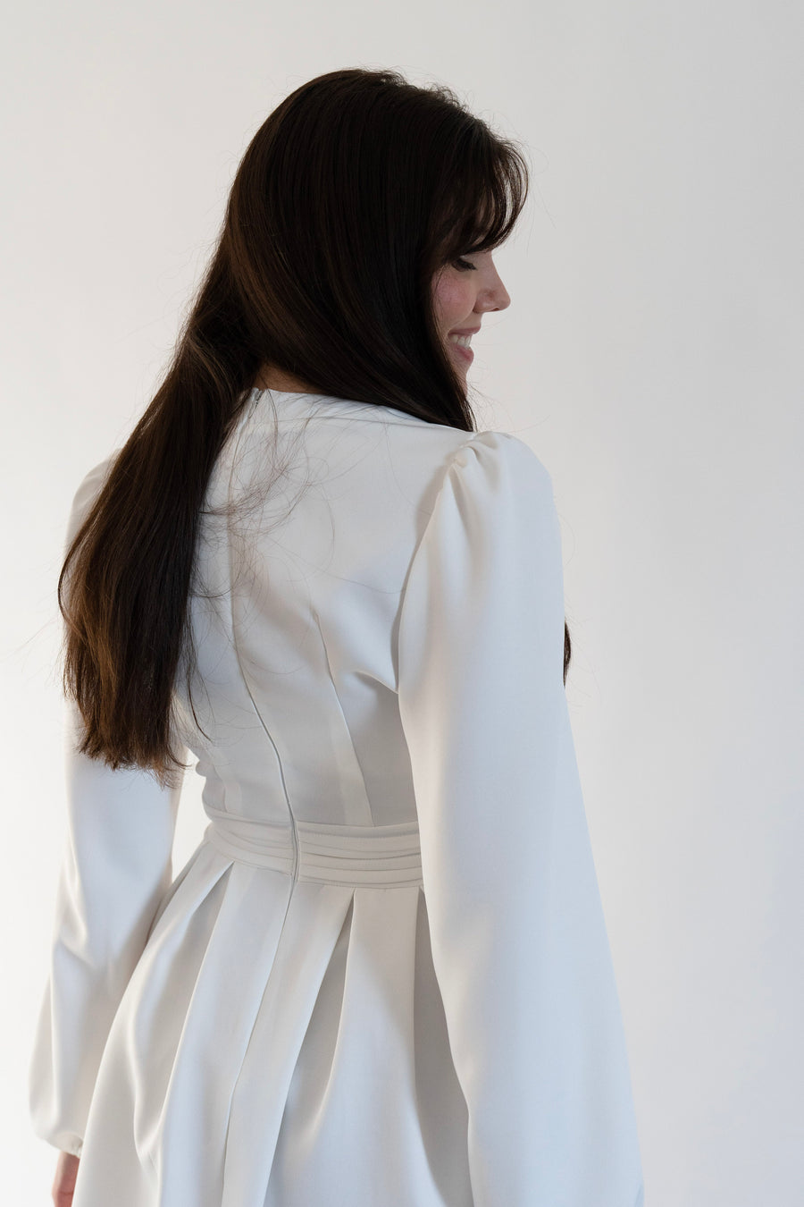 #23 THE DEEP V DRESS OFF-WHITE
